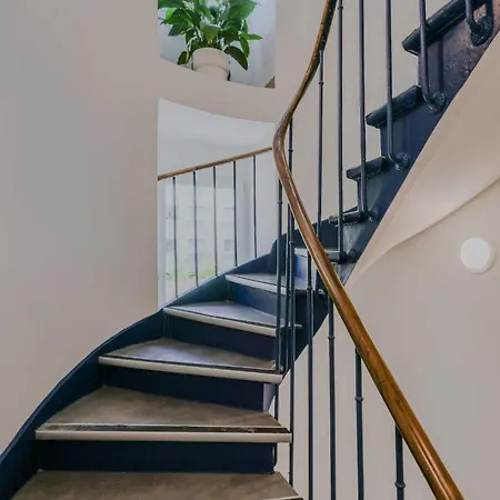 Modern And Functional Apartment In Menilmontant *