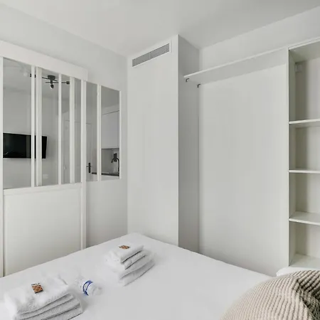 Modern And Functional Apartment In Menilmontant *