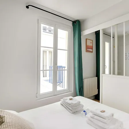 Modern And Functional Apartment In Menilmontant Holiday home